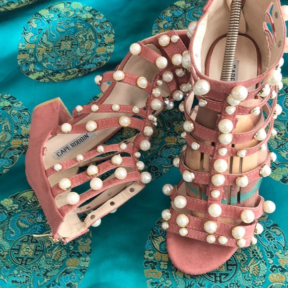 Pink and pearl sandals๐๐๐๐๐๐ - Picture 2 of 5